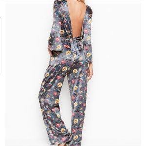 Victoria’s Secret Blue SATIN Floral JUMPSUIT Romper Sleep PJ PAJAMAS Sexy Sz XS